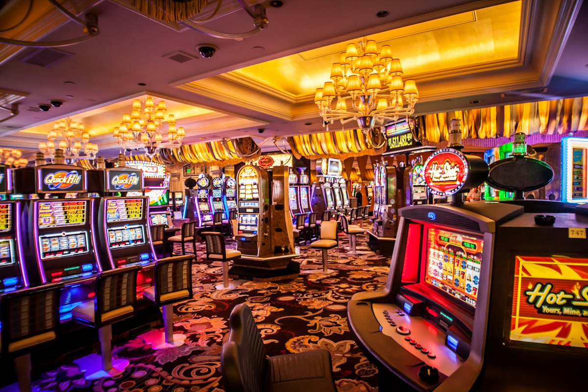 Asino Luck luxury casino floor with slots